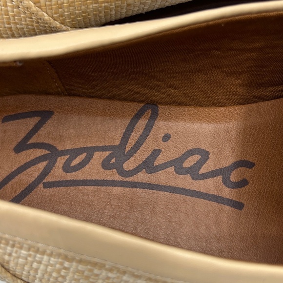 Zodiac Cream and Tan Textured Loafers - Picture 5 of 8